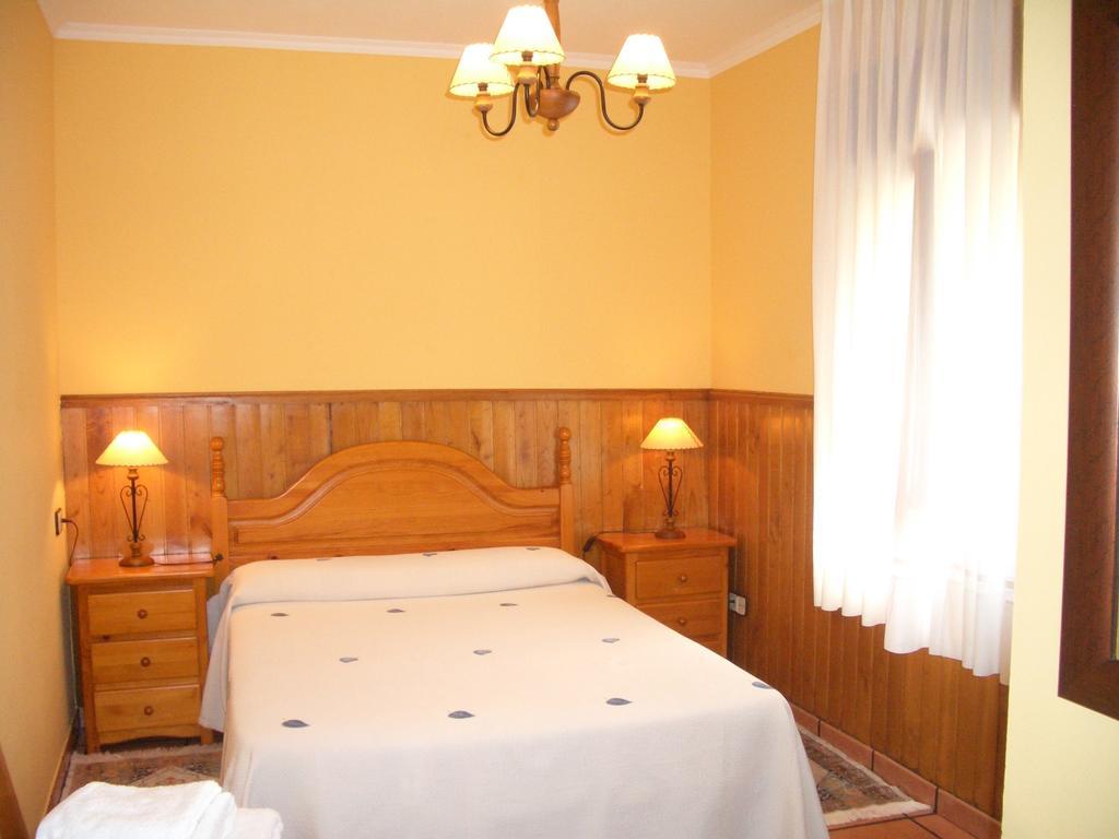 Apartments Aurora La Robellada de Onis Pokój zdjęcie